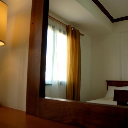 Isabelle Royale Makati 호텔 마카티 외부 사진